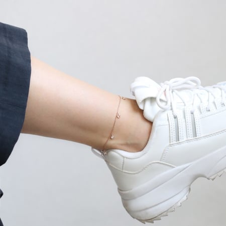 خلخال يحمل حبات الزركون الأصلية متدلية و ذو بريق لامع مطلي بالذهب -من مجموعة نفيس هدايا مجوهرات هدية نسائية فاخرة 023