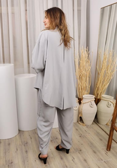 طقم رمادي ملابس أنيقة وعصرية - بلاك وينج
