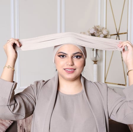 توربان قطعتين بإغلاق لصق لون بيج من بلاك وينج