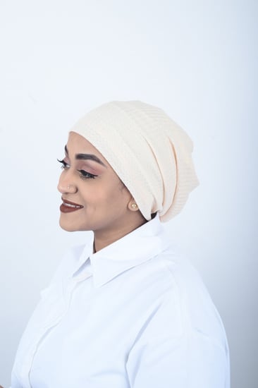 توربان بحامل شعر من بلاك وينج الحل المثالي لإطلالة أنيقة ومريحة