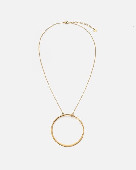 سلسال نسائي أنيق بلون ذهبي