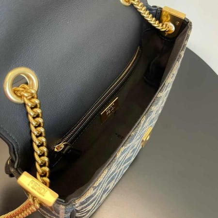 فندي Baguette مقاس 24cm