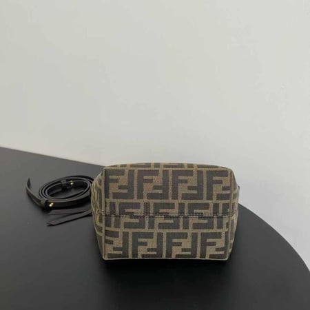 فندي ROLL مقاس 23cm