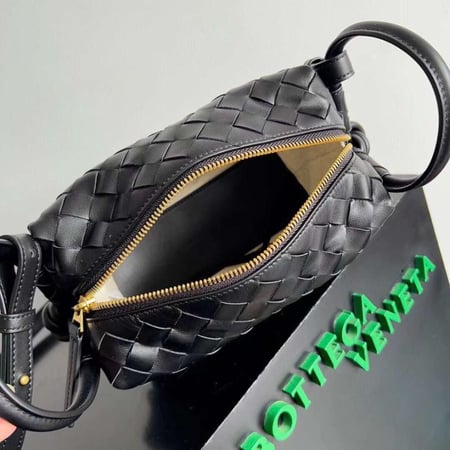بوتيقا Intrecciato مقاس 19cm