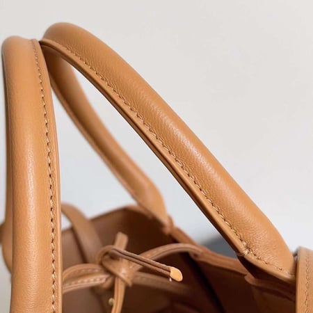 بوتيقا Arco Tote مقاس 25cm