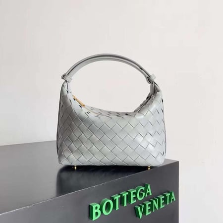 بوتيقا Wallace مقاس 22cm