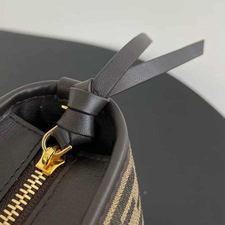 فندي ROLL مقاس 23cm