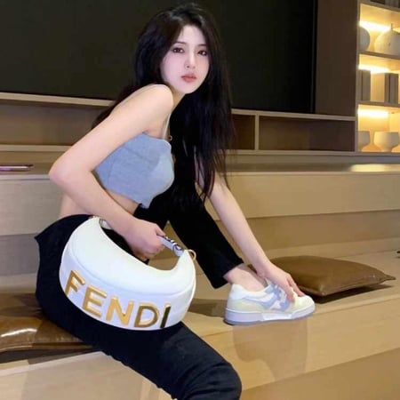 فندي Fendigraphy مقاس 29cm