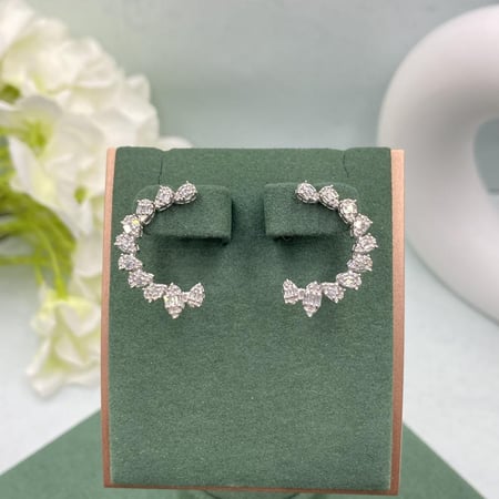 حلق الماس ناعم بوزن 0.64 قيراط