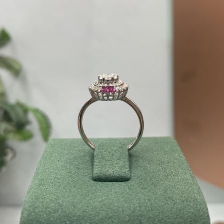 خاتم الماس ناعم على حجر روبي