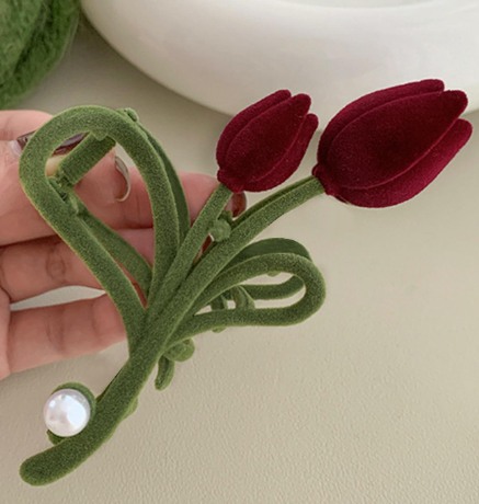 مشبك شعر بتصميم زهرة وزينت بلؤلؤ اصطناعي