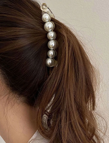 مشبك شعر بتصميم هلال  مرضعه باللؤلؤ الاصطناعي