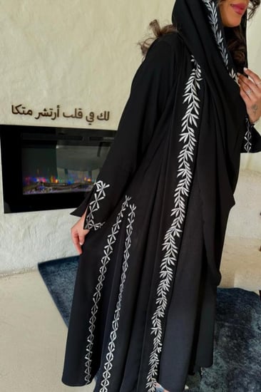 عباية شيخه ابيض