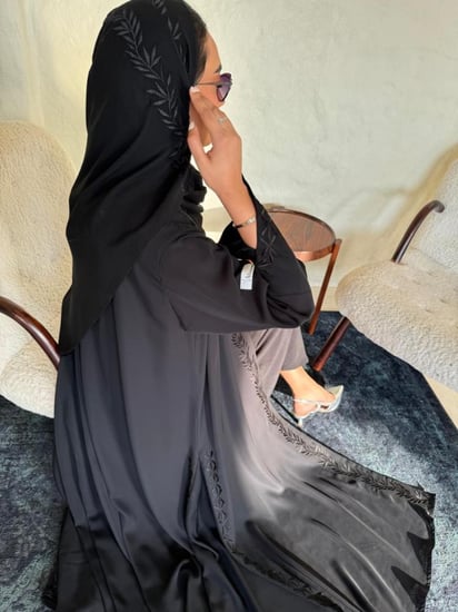 عباية شيخه اسود