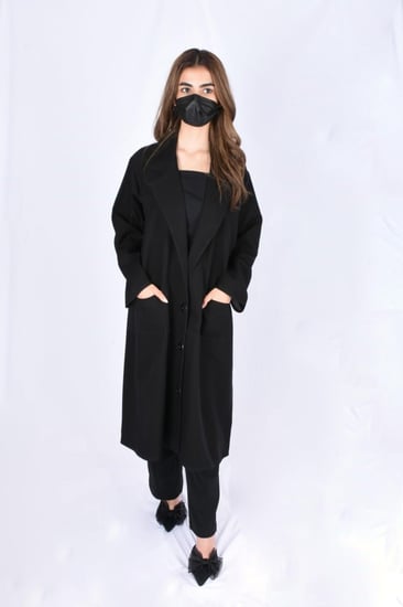 لاب كوت باللون الأسود