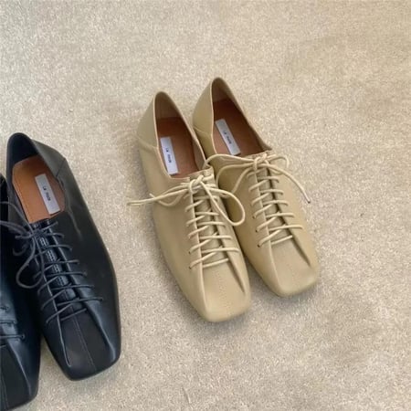 حذاء للنساء