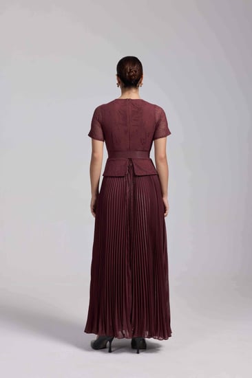 فستان عودي كم قصير