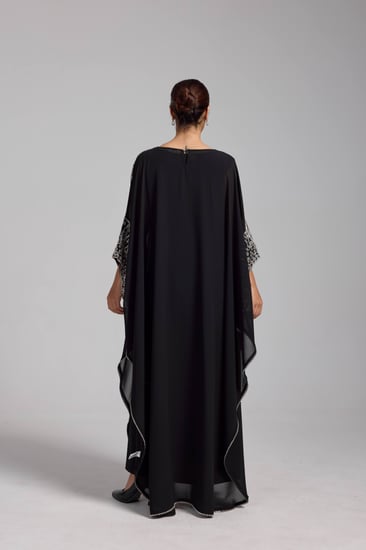 جلابية اسود مطرزة