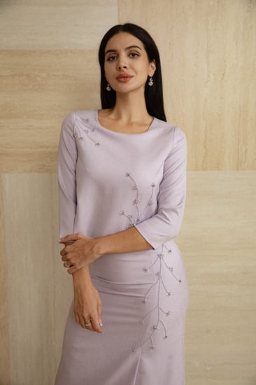 طقم بتطريزة انيقة