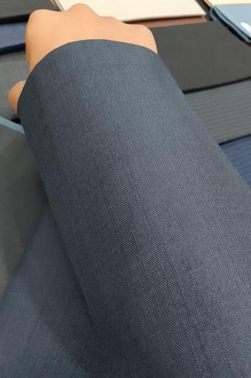 قماش شتوي كحلي – خامة دافئة وأنيقة لموسم الشتاء - ريسنت