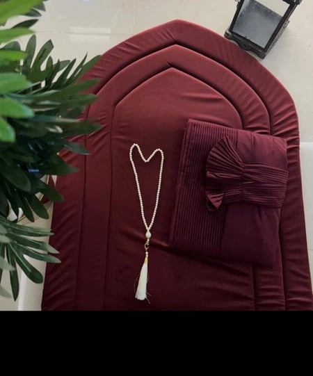 طقم صلاه مخملي - بردغني