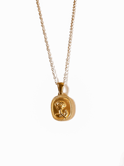 Beauty Rose Necklace