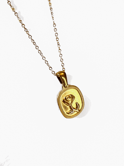 Beauty Rose Necklace