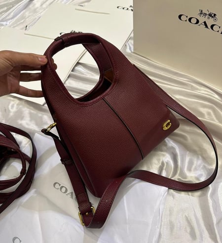 شنطه كوتش برغندي