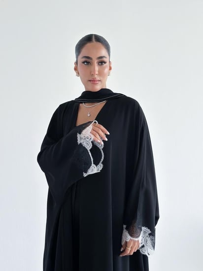 Black – Lace Abaya