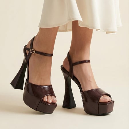 كعب كاجوال بألوان مختلفة