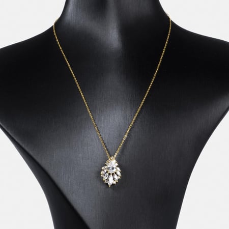 سلسال باللون الذهبي