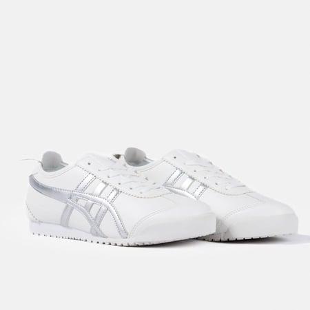 حذاء سنيكرز بالوان مختلفة