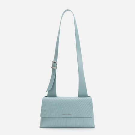 شنطة يومية بالوان مختلفة