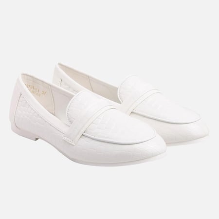 حذاء لوفر فلات يومي بالوان مختلفة