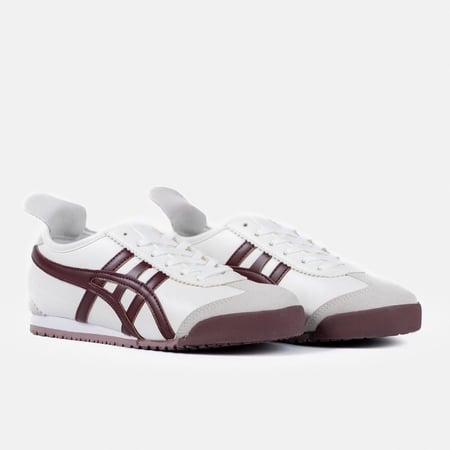 حذاء سنيكرز بالوان مختلفة