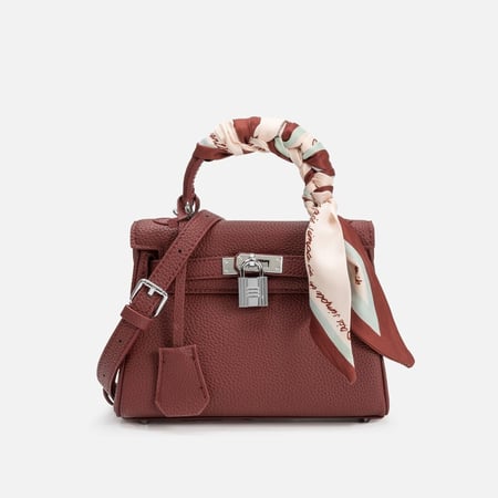 شنطة كلاسيك بالوان مختلفة