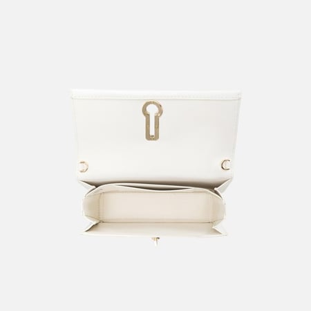 شنطة سهرة بألوان مختلفة