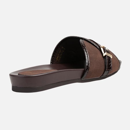 صندل فلات نسائي أنيق ومريح بتصميم عصري للاستخدام اليومي