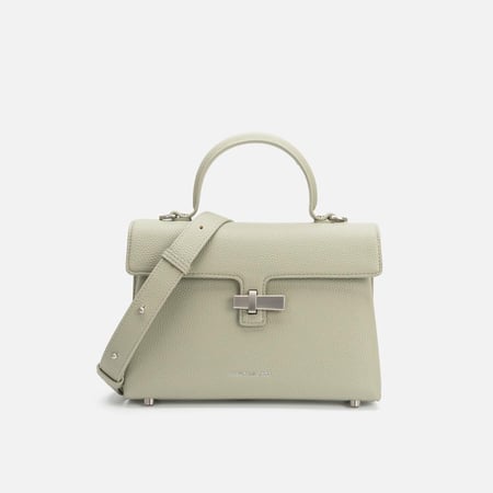 شنطة يد كلاسيك بألوان مختلفة