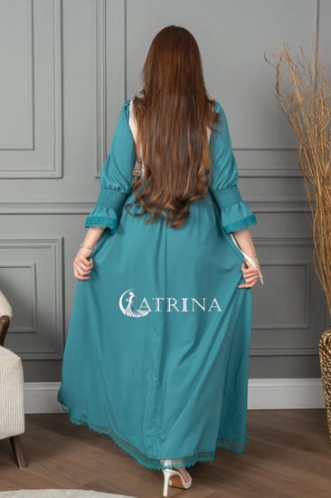 فستان فكتوريا مطرز بالصدر طويل.