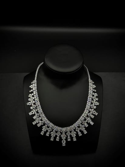 طقم اكسسوار مرصع بالزركون