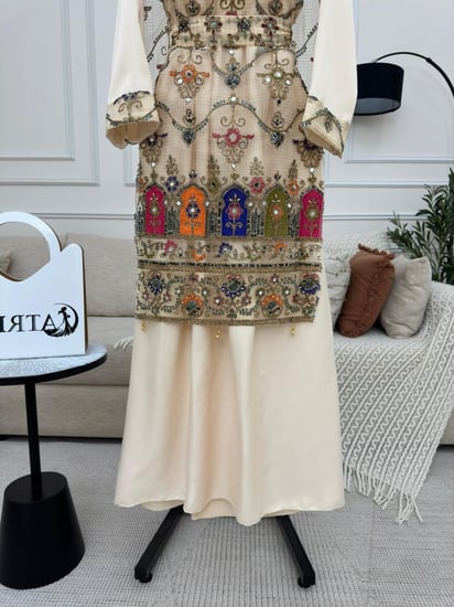 جلابية غمره مطرز كمبيوتر لون بيج  ..