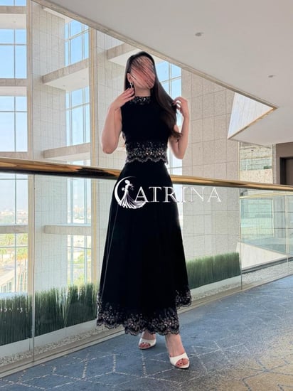 طقم شبابي فاخر بلون اسود ملكي