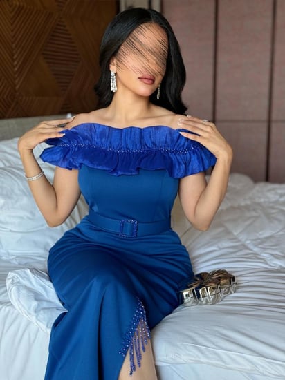 فستان سهرة نيلي حديث .