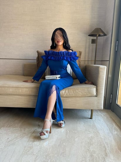 فستان سهرة نيلي حديث