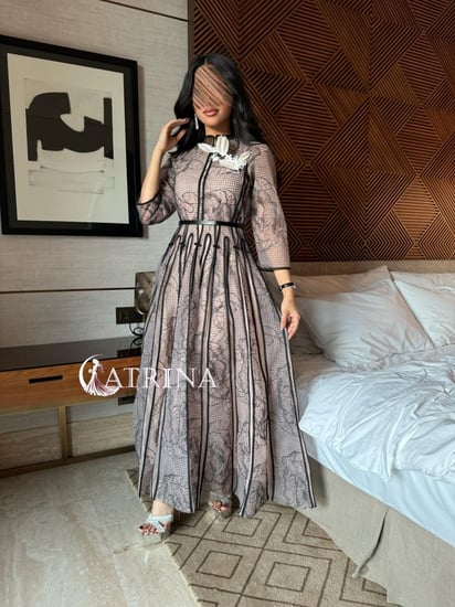 فستان  اسود طويل بتطريز كمبيوتر فخم