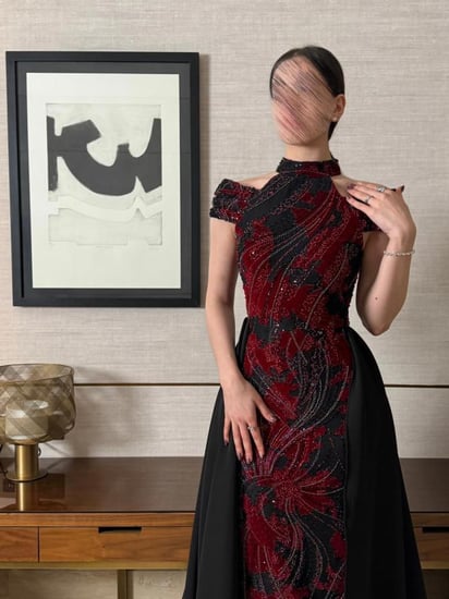 فستان سهرة بتطريز فاخر وتنورة منفوشة أنيقة