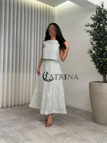 طقم أنيق بتطريز أوراق مع حزام خرزي