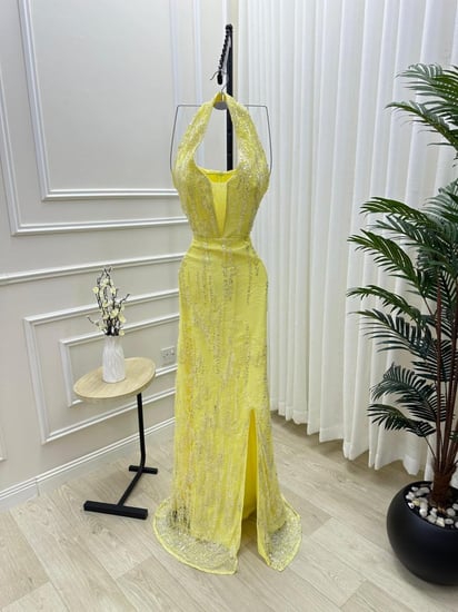 فستان سهرة فاخر باللون الأصفر الليموني