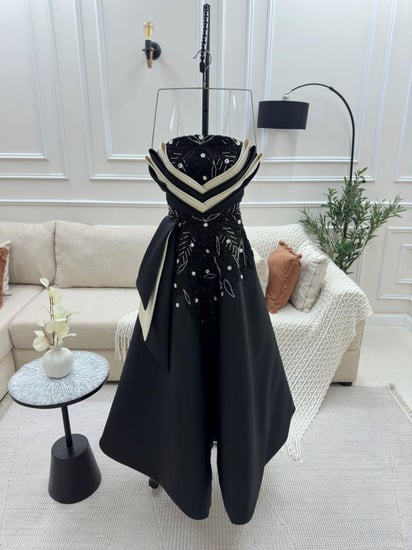 فستان سهرة  اسود فخم ..